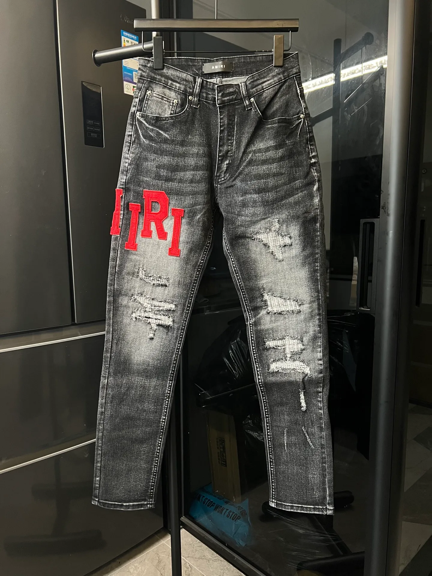 [next day] Amiri MX 1 25Ss Knee Knife Cut Holes Leather Washed Jeans (Black) Size: 28 30 32 34 (s-xl corresponding) Detailed size can be found in Figure 9